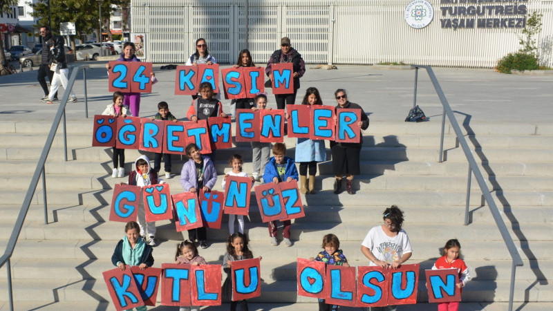 Turgutreis'li Öğrenciler Öğretmenlerini Unutmadı. 