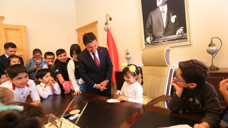Büyükşehir Eğitim Desteklerini Sürdürüyor