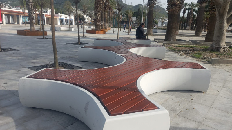 Turgutreis Atatürk Meydanı Hızla Yeni Çehresine  Kavuşuyor. 