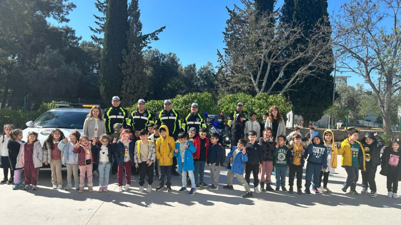 İlkokul Öğrencilerine Trafik Bilinci Eğitimi