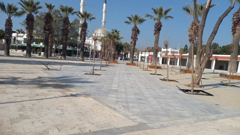 Peyzaj Alanları Mermerle Kaplanıyor