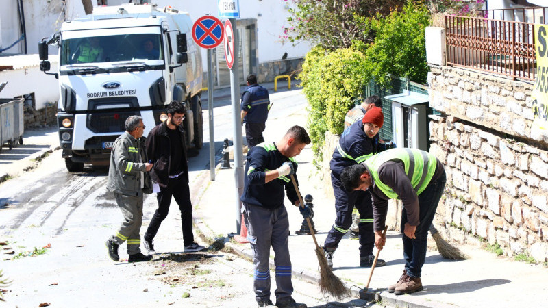 Gümbet Mahallesi’nde Kapsamlı Temizlik Çalışması
