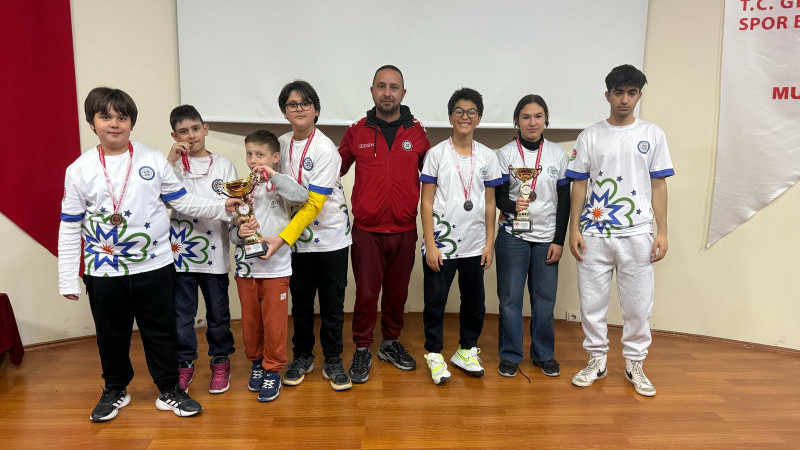 Büyükşehir Sporcularından Satrançta Çifte Başarı