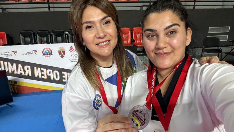 Büyükşehir Sporcusundan Taekwondoda Gümüş Madalya