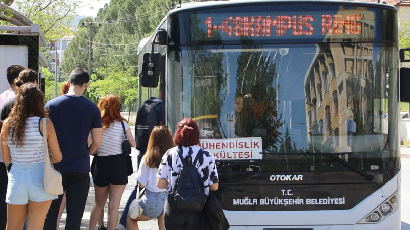 Büyükşehir’den Ulaşımda Öğrenciye Tam Destek