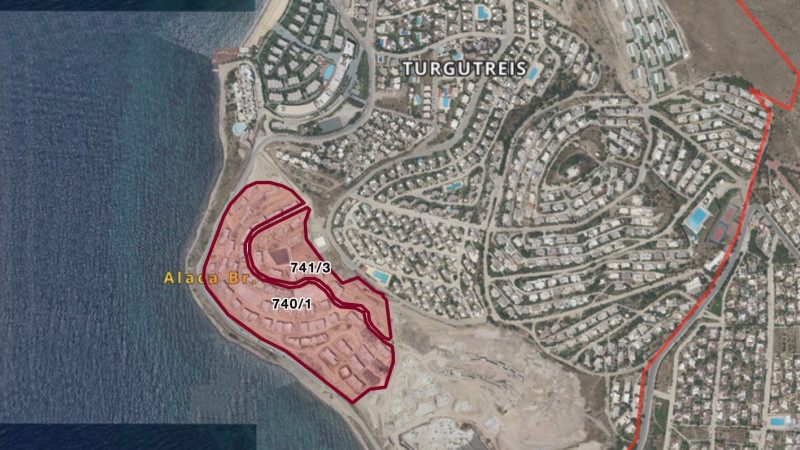 Mavi Arya Sitesi Önündeki Yol Yine Kapatıldı,