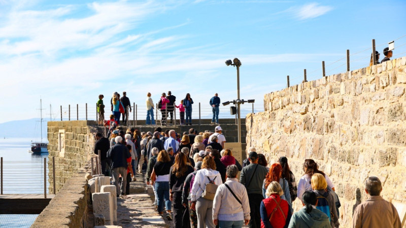 Kültür ve Doğa Yürüyüşleri Bodrum Kalesi ve Sualtı Arkeoloji Müzesi’nde Devam Etti
