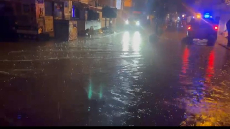 Bodrum Belediyesi Ekipleri Turgutreis’te Yağmur Mesaisinde