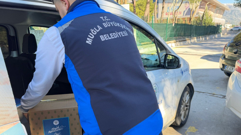 Büyükşehir’den Ramazan’da Gıda Kolisi Desteği