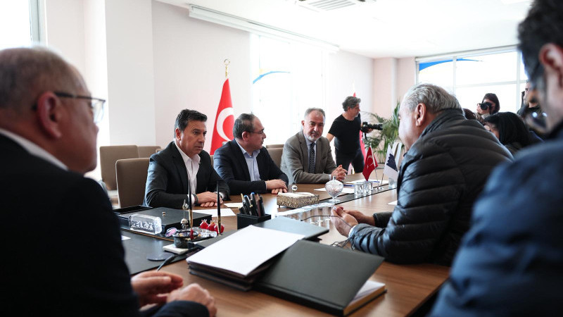 Aras’tan Manisa’ya Ziyaret, Kuşadası’na Destek