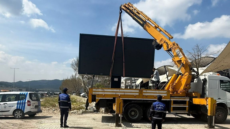 Açık Hava Reklamlarına Sıkı Denetim