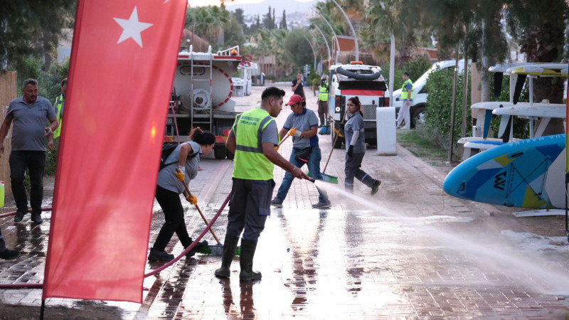 Bitez Yalısında Kapsamlı Temizlik Çalışması