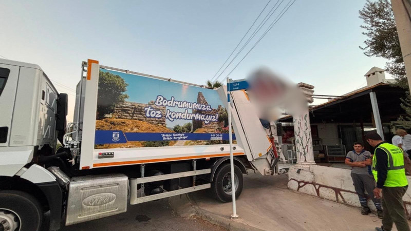 Kötü Koku İhbarı Üzerine Zabıta Ekipleri Harekete Geçti