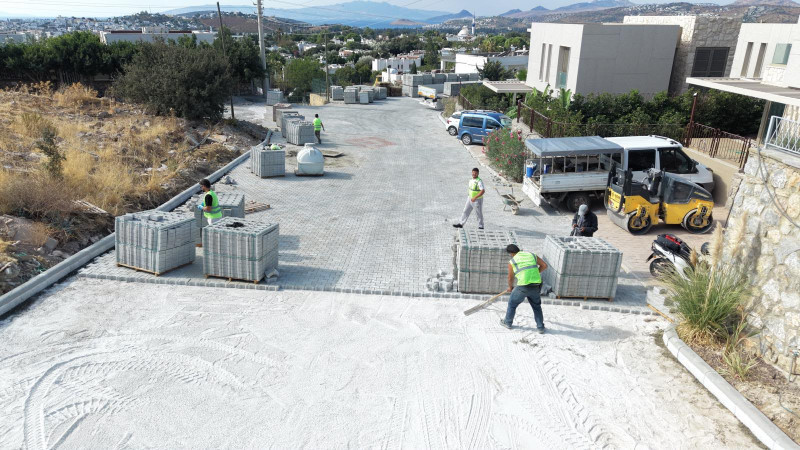 Parke Yol Çalışmaları Sürüyor