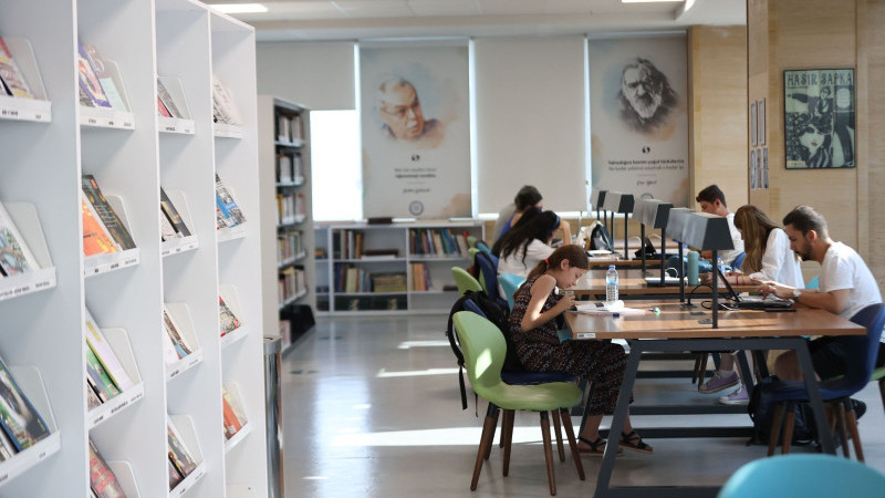 Büyükşehir Kütüphaneleri 40 Bin Yayına Ev Sahipliği Yapıyor